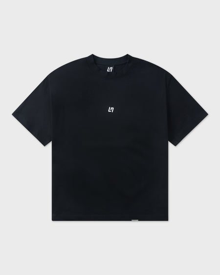 LN ESSENTIALS TEE - BLACK