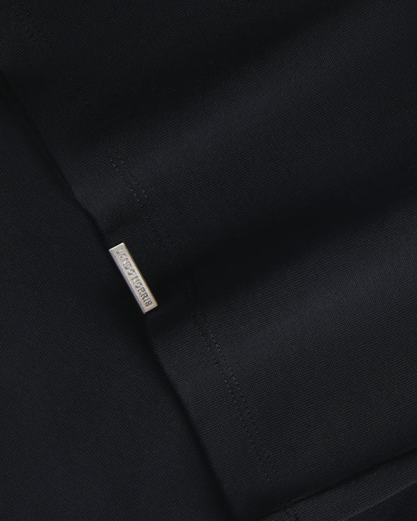 LN ESSENTIALS TEE - BLACK